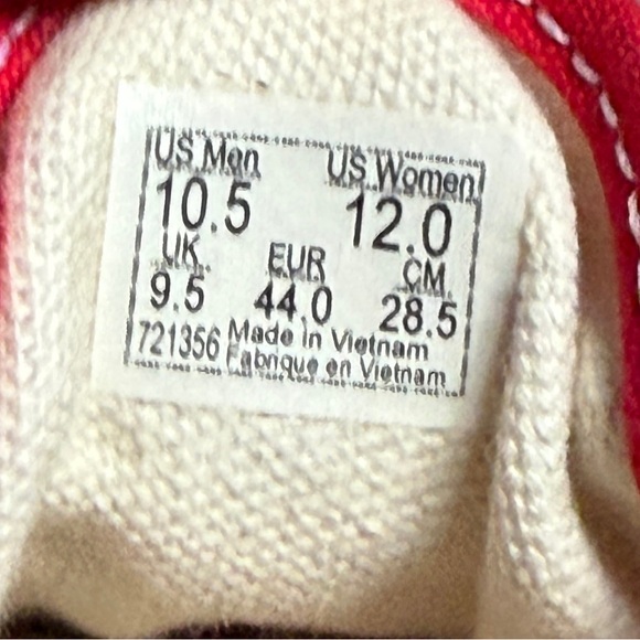 Vans Red Canvas, Men Size 10.5, Women Size 12. NO BOX - Picture 2 of 6
